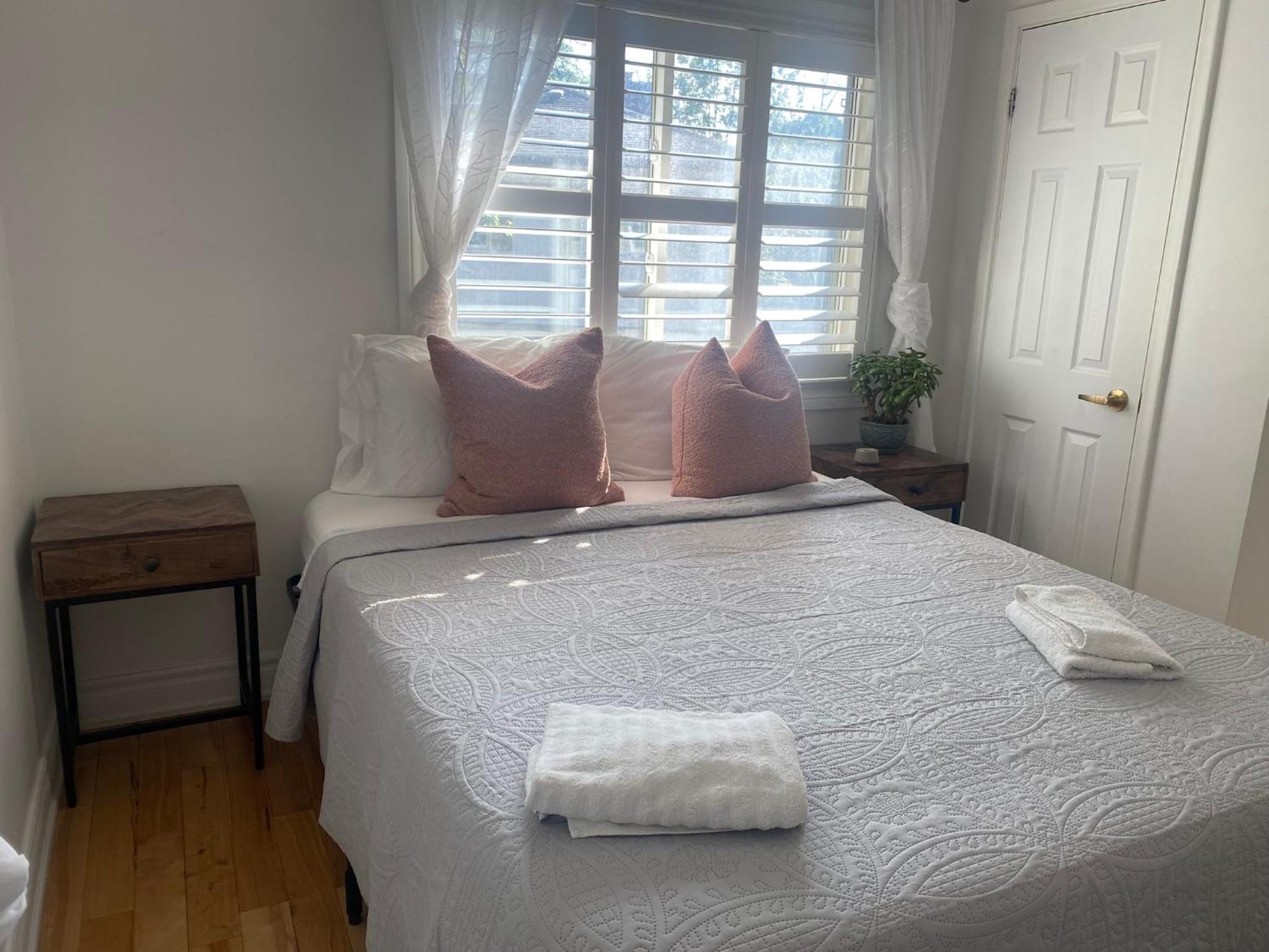 Clearbrooke Gem- Bright Private Bedroom Close To Yyz Toronto Exterior foto